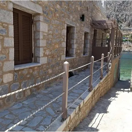 Perimenis Seaside House * Yerolimin