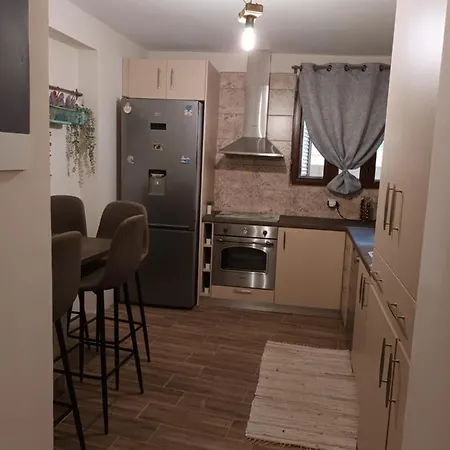 Perimenis Seaside House Дом отдыха Еролимин