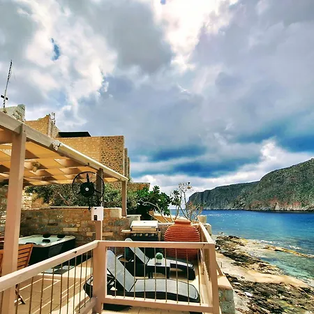 Perimenis Seaside House *