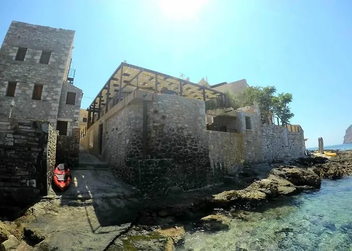 Perimenis Seaside House * Yerolimin