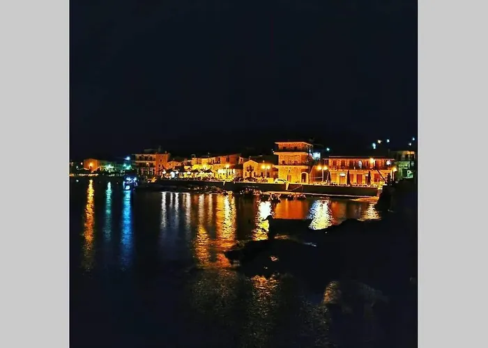 Perimenis Seaside House *