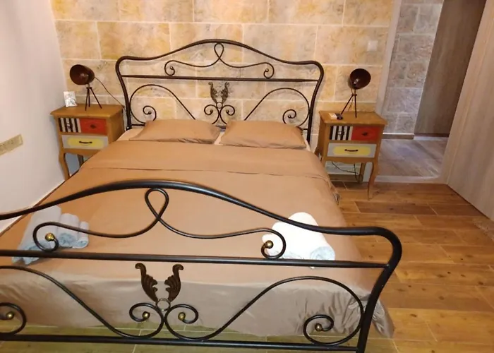 Perimenis Seaside House Yerolimin